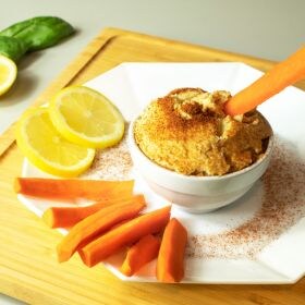 receta hummus de garbanzos con crudités de zanahoria