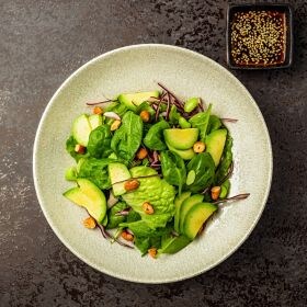 receta ensalada de espinacas y pistachos