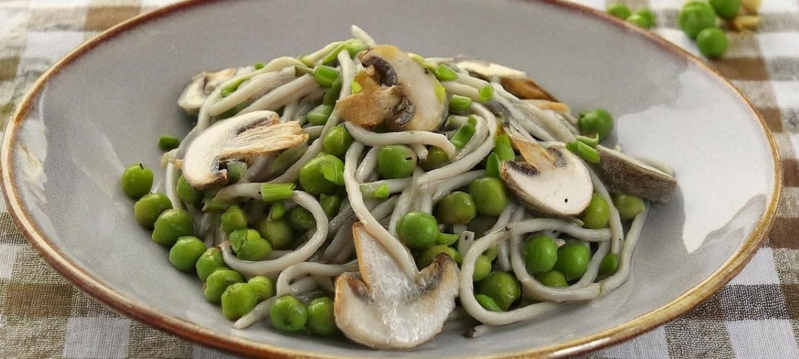 receta gulas con guisantes y setas