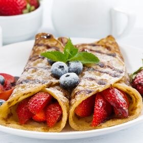 receta crepes de harina de almendra con frutos rojos