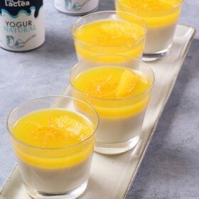 receta panacota de yogur con salsa de naranja