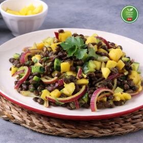 receta ensalada tibia de alubia negra, mango y pepino
