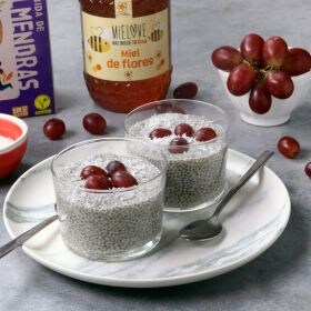 receta pudding de chía, uva y bebida de almendras